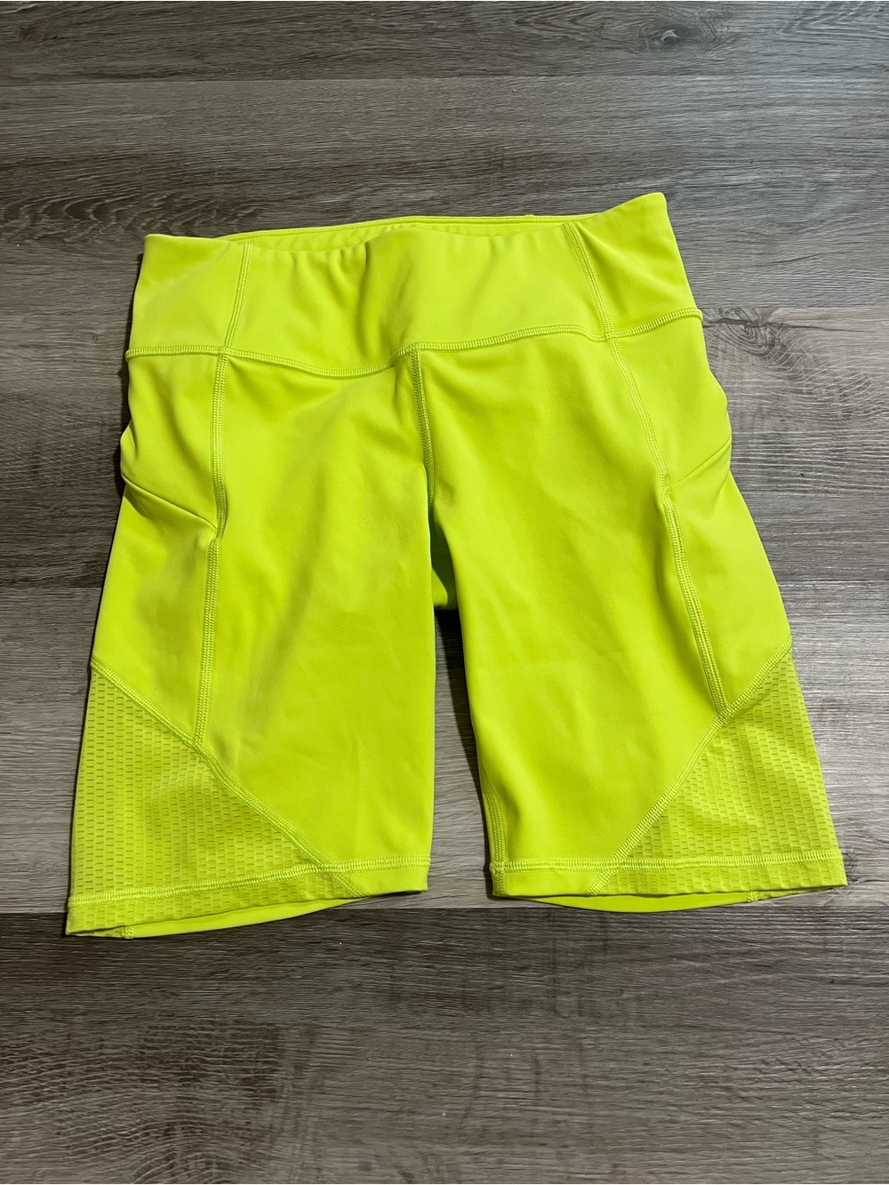 Athleta Stay Fly 9" Bike Shorts Small Neon Yellow Green Mesh Pockets High Rise